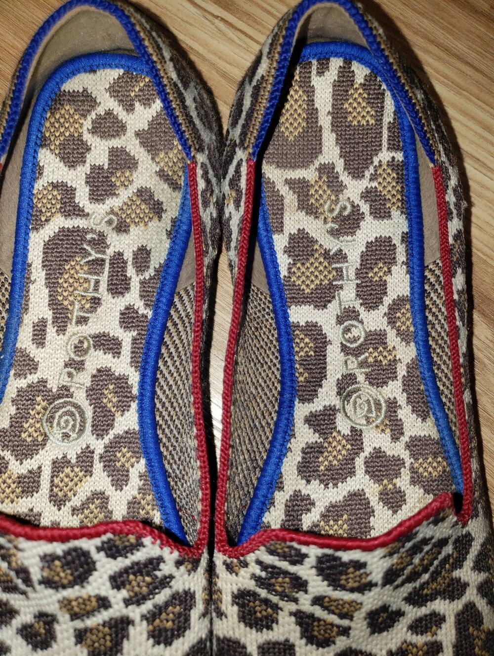 Rothys Mocha Spot Leopard Slip On Loafer Flat Red/blue Trim Likenew Condition 10 - Picture 6 of 8